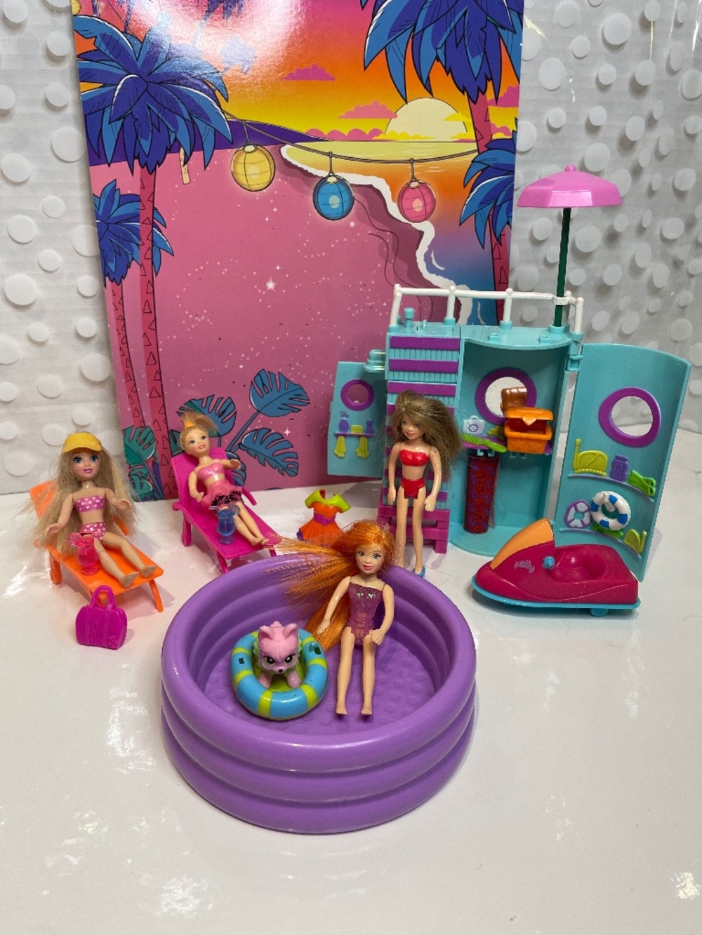Polly Pocket Splashin' 💦Fashion Lifeguard Tower Playset